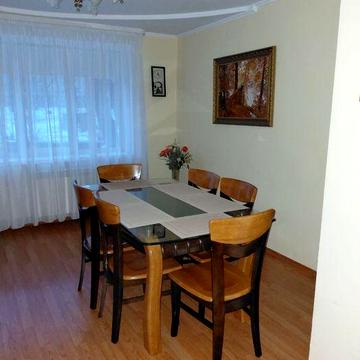 Простора квартира в центрі (100м від площі) Окремий вхід з пандусом