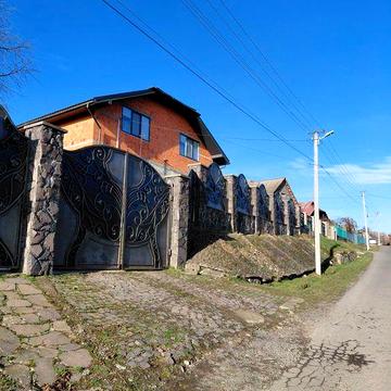 Продаж просторого будинку в Верхня Визниця