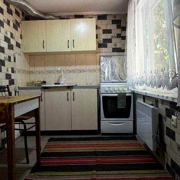 Продам 1-комнатную квартиру в общем дворе (р-н ТЦ Портал )