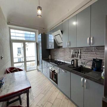 Продам 3-х к. квартиру в Центре