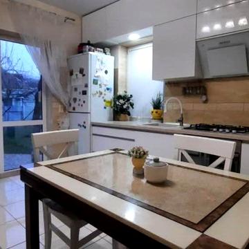 Продаж сучасного будинку поряд з річкою по вул.Шевченка