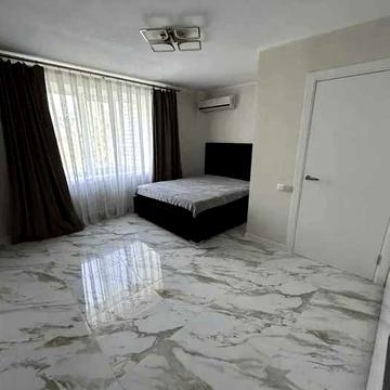 Комунальні враховані, квартира вільна, Власник