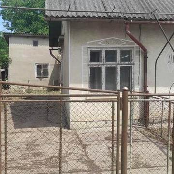 Напів особняк в місті та 8сот.землі _ vv