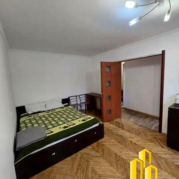 Продаж 2- к квартири ; Мотозавод.