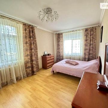 Продаж 3к Квартира Миру вулиця