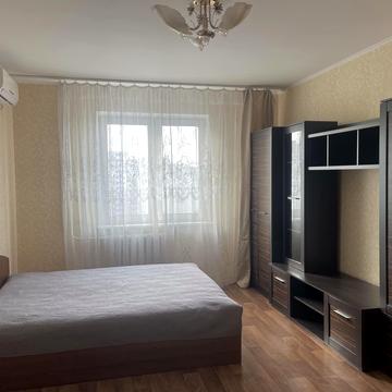 Григорія Ващенка вул., 1