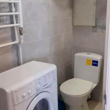 Довгострокова оренда 1к Квартира Сонячна Набережна (Малиновського Маршала) вулиця