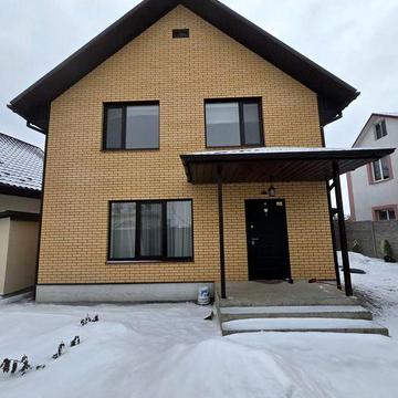 Здається шикарний 4 кімнатний Будинок по Вулиці Козацька.