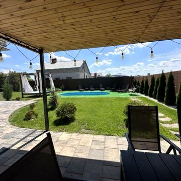 Продаж сучасного двоповерхового будинку  с басейном