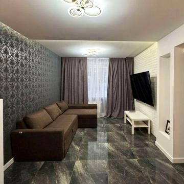 2к. квартира з ремонтом та меблями (площа 70м²)