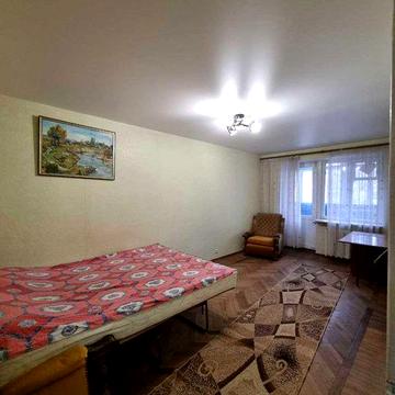 Продам однокімнатну квартиру в цегляному будинку на Черемушках!