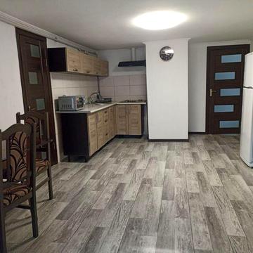 Здається  двокімнатна квартира в центрі Східниці