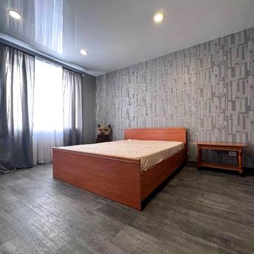 Продам 1км/30м2/ вул. Леоніда Бикова