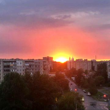 Продається сучасна двокімнатна квартира вул. ЗСУ