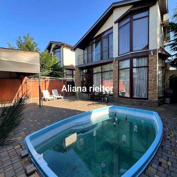 Оренда будинку в Совіньйоні: басейн, генератор, паркомісце