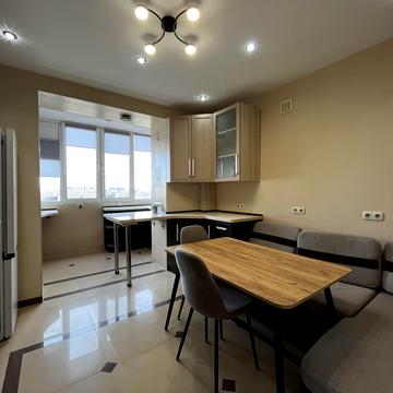 Івана Пулюя вул., 15