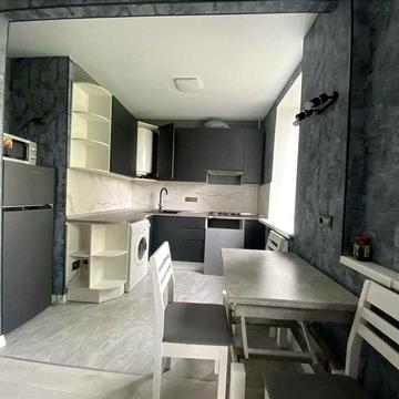 Двокімнатна в центрі! Перша здача!