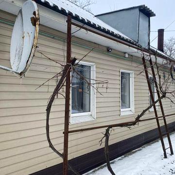 1/2 Будинку, с.Садки . Кременчуцького району.