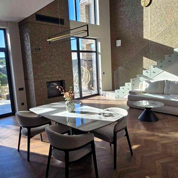 В продаже новый дом на берегу МОРЯ в районе ресторана ЯХТА.