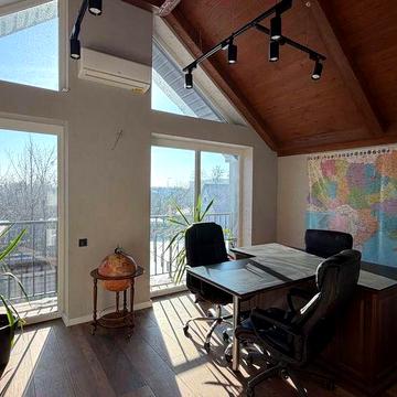 ТАУНХАУС з ремонтом, газове опалення і централізовані комунікації.