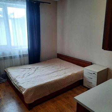 Здається квартира студія район Стадіону