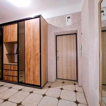 Оренда 3-к сталінки поруч із метро Індустріальна й парком Зелений Гай