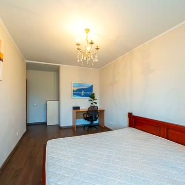 Валерія Лобановського просп., 130