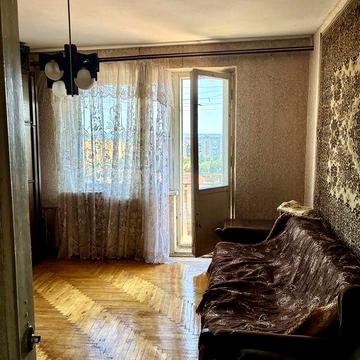 Продаєтся 3 - кімнатна квартира в центральрій частині Ужгорода