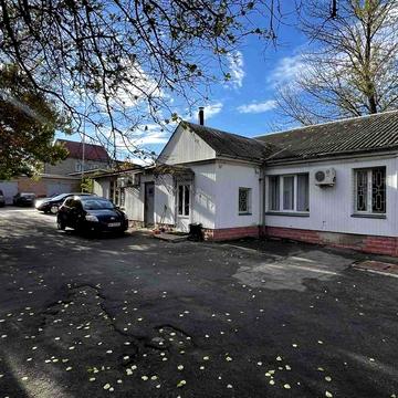 Домоволодіння в центрі під бізнес