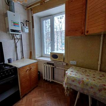 Є-Відновлення. 2к біля метро Бот.Сад 3/5.