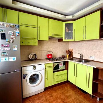 Здається простора 2-кімнатна квартира з окремими кімнатами