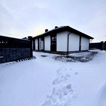 Продаж будиночку 4 сот землі