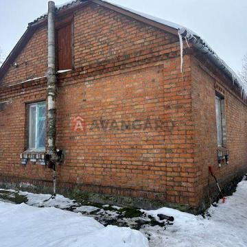 Цегляний будинок в межах міста