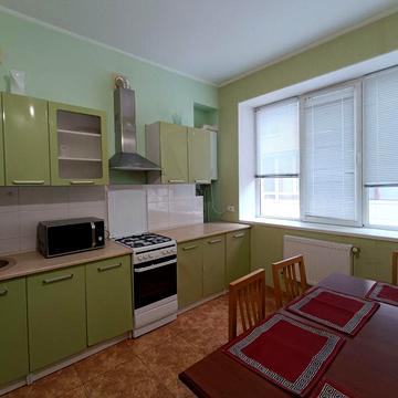 Сдам 3 х комнатную квартиру в коттедже на Даче Ковалевского .