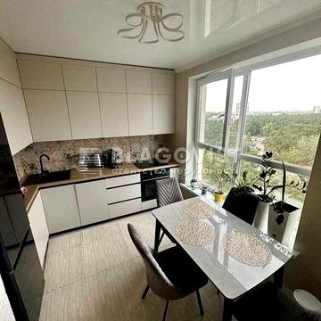 Продажа 1 комнатная Воскресенская, 18б, Парковые Озера ЖК Паркові озера