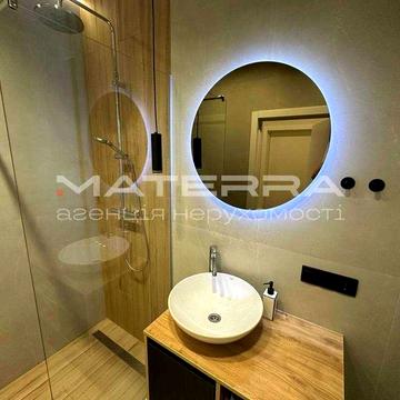 Віта Поштова таунхауса з авторським ремонтом 90м2  з каміном кутовий