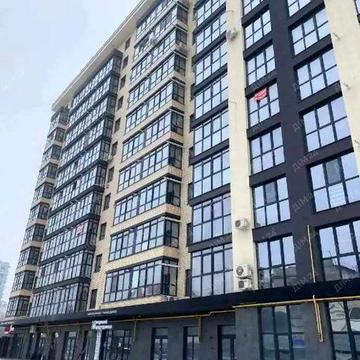 Простора 3-кімнатна з автономним опаленням та коморою