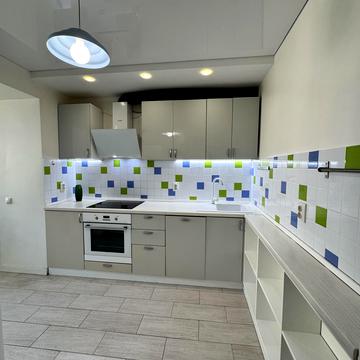 Володимира Івасюка просп. (Героїв Сталінграду), 20