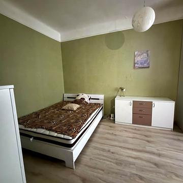 Велика Китаївська вул., 108