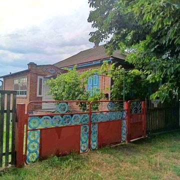 Продам цегляний будинок в селі Оржиця,Лубенського р-ну