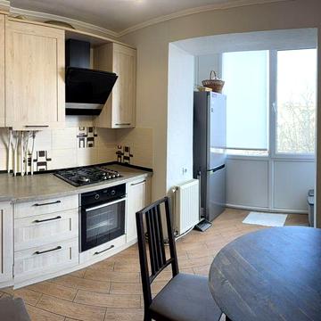 Продаж гарноїї 2 х  квартири в Ужгороді! Можна продаж по Е відновлення