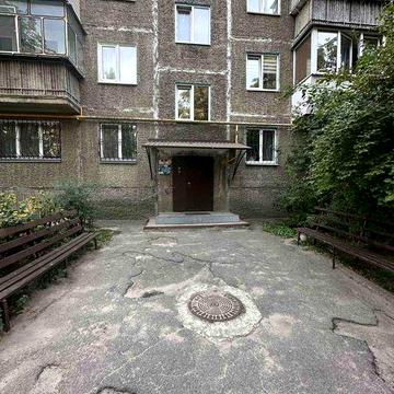 Продам 2 кім квартиру Лагунової 7