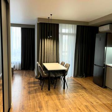 Кадетський Гай вул., 8