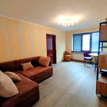 Володимира Івасюка,53(колишня Героїв Сталінграда)