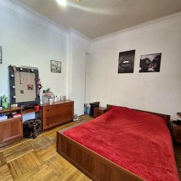 Продам 3-к квартиру в сталінці на пр-ті Берестейському!метро Нивки!