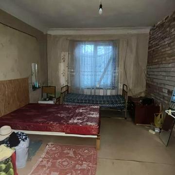 Продаж великої 2 кімн. квартири на "Рокуватій"