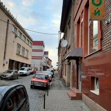 Центр, 2 кімнатна квартира.