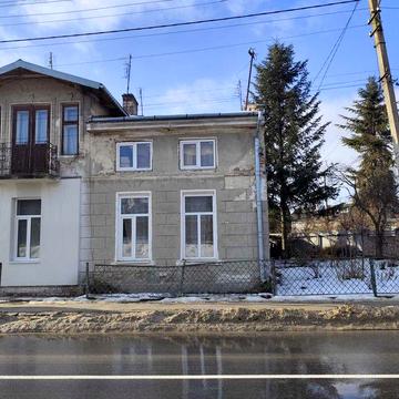 Продаж 2-к квартири у центрі з власним входом! м. Камянка-Бузька