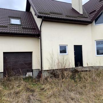 Весняна вул., 1