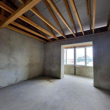 Продам трикімнатну квартиру з горищем у подарунок